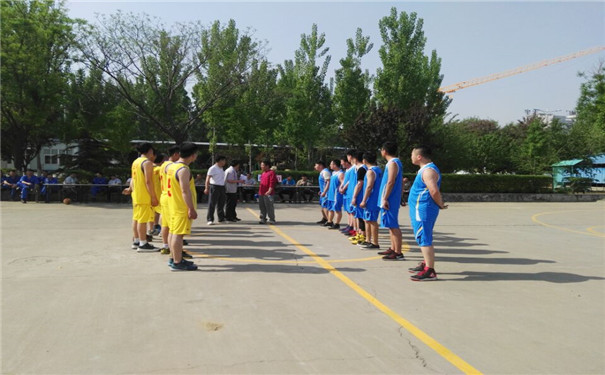 不負(fù)春日好時(shí)光 競技場上展風(fēng)采 不負(fù)春日好時(shí)光 競技場上展風(fēng)采