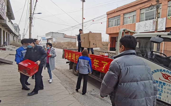 金格瑞給顆粒機銷售精英送年貨 金格瑞給顆粒機銷售精英送年貨