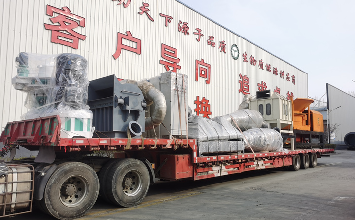 由于山東顆粒機(jī)質(zhì)量與價(jià)格并存，在市場(chǎng)的所占比例越來(lái)越大，越來(lái)越多的客戶選擇與山東顆粒機(jī)廠家合作，購(gòu)買鋸末顆粒機(jī)、破碎機(jī)、粉碎機(jī)等設(shè)備。